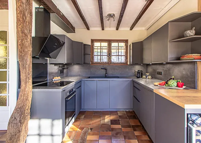 Semesterbostad House *